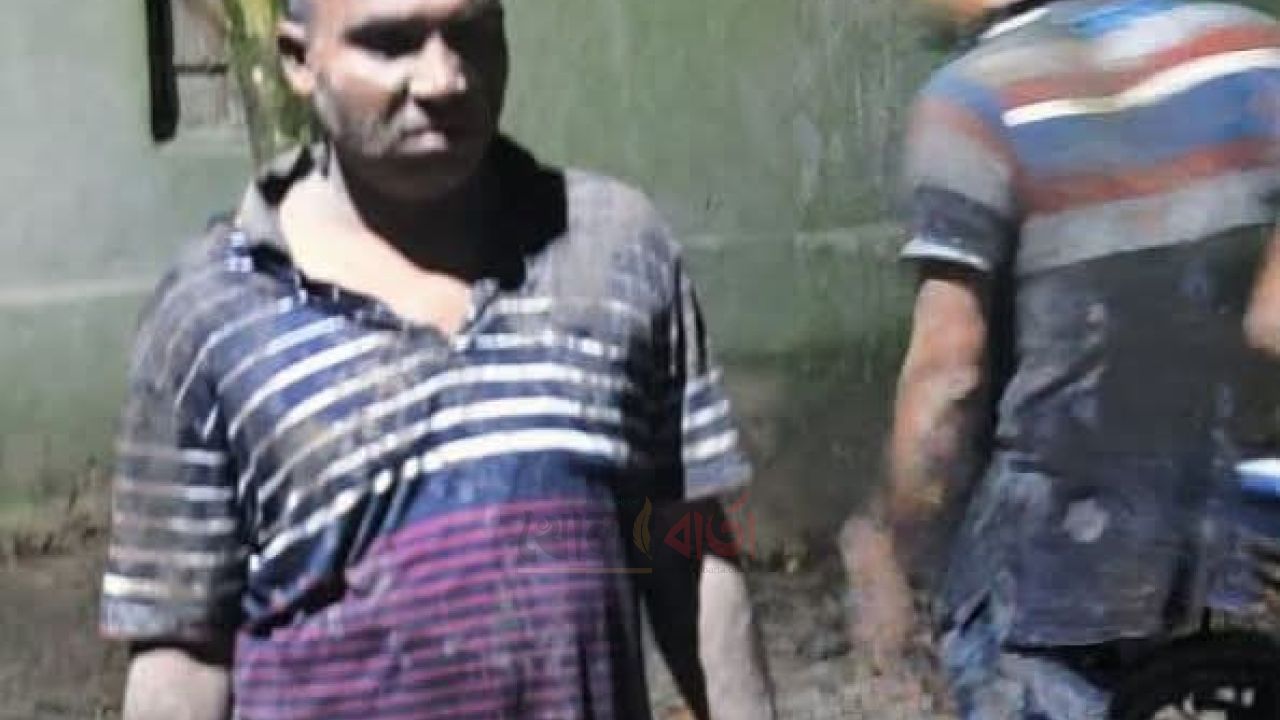 ঘুষের পরও গ্রেপ্তার, হামলা চালিয়ে আ.লীগ নেতাকে হাতকড়াসহ ছিনতাই