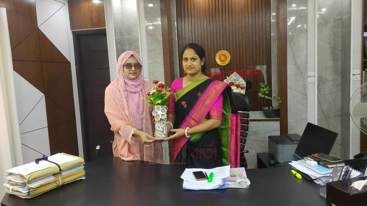 প্রশাসনের সহযোগিতায় নারীরা আজ এগিয়ে যাচ্ছে জাসমা আক্তার!