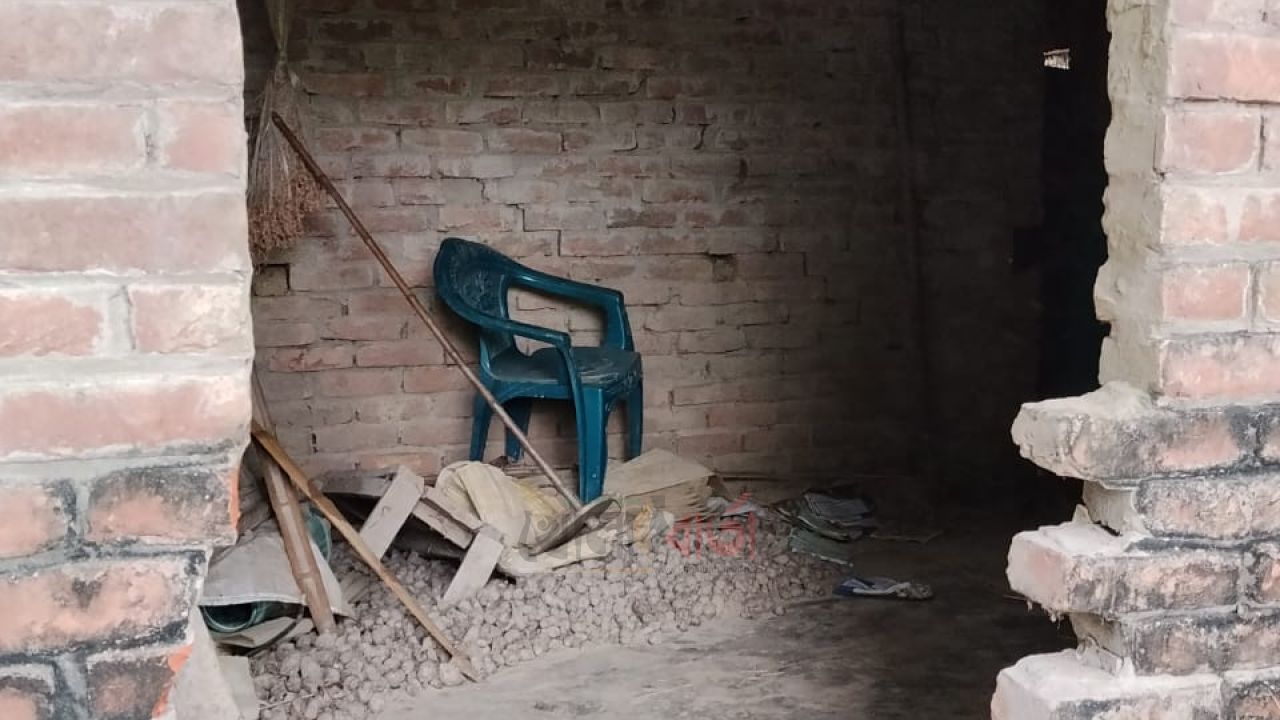 আক্কেলপুরে ইটের দেয়াল ভেঙে তিন ষাঁড় গরু চুরি