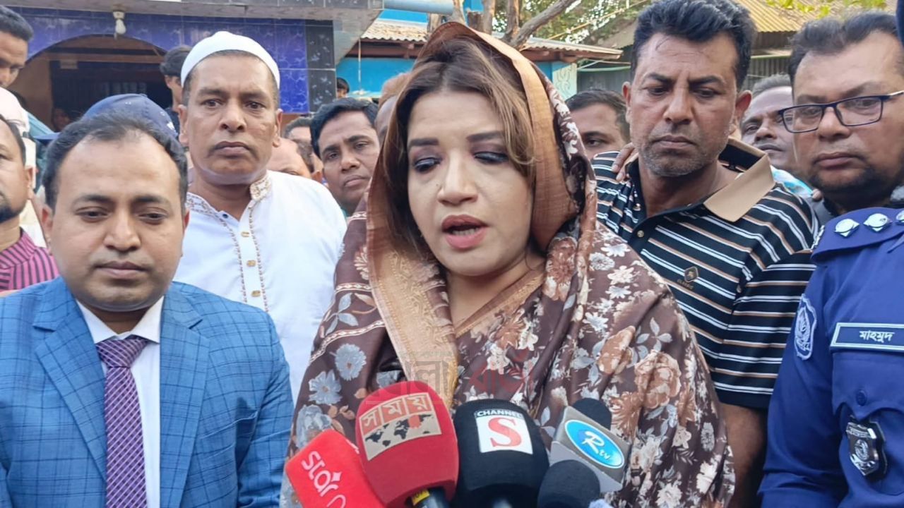 সালথায় প্রতিমন্ত্রী শামা ওবায়েদের সফর, ইফতার মাহফিলে যোগ