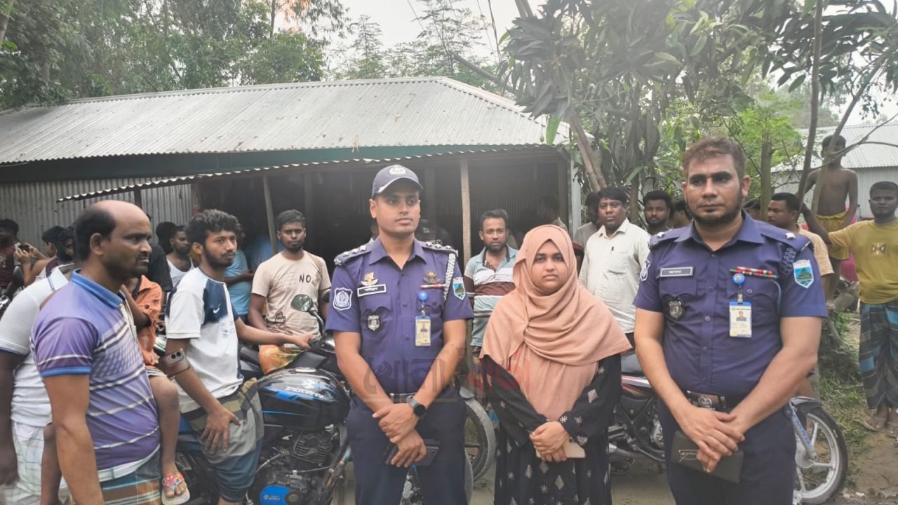 বেলকুচিতে ভ্রাম্যমাণ আদালতের অভিযান: ১৪৫৫ লিটার তেল জব্দ, জরিমানা ২০ হাজার টাকা