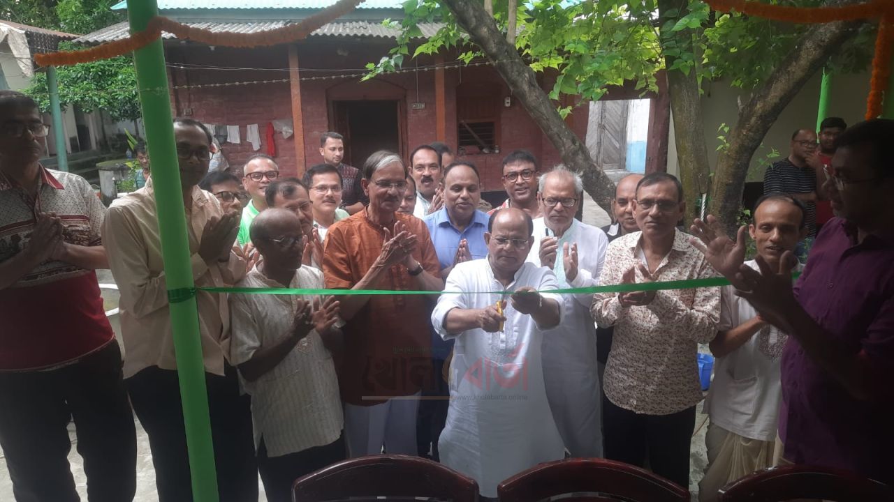 শতাব্দীর প্রাচীন কালীবাড়ী গোবিন্দ বাড়ী ও ধর্মসভা মন্দিরে নতুন ভক্ত সেবার নির্ধারিত স্থান শুভ উদ্বোধন করলেন ভিপি অমর কৃষ্ণ দাস