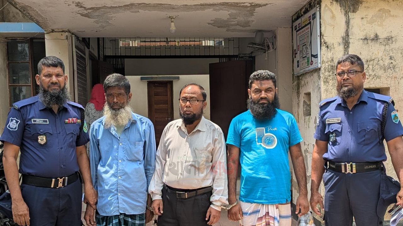 রায়গঞ্জে সাজাপ্রাপ্তসহ তিন ওয়ারেন্টভুক্ত আসামি গ্রেপ্তার