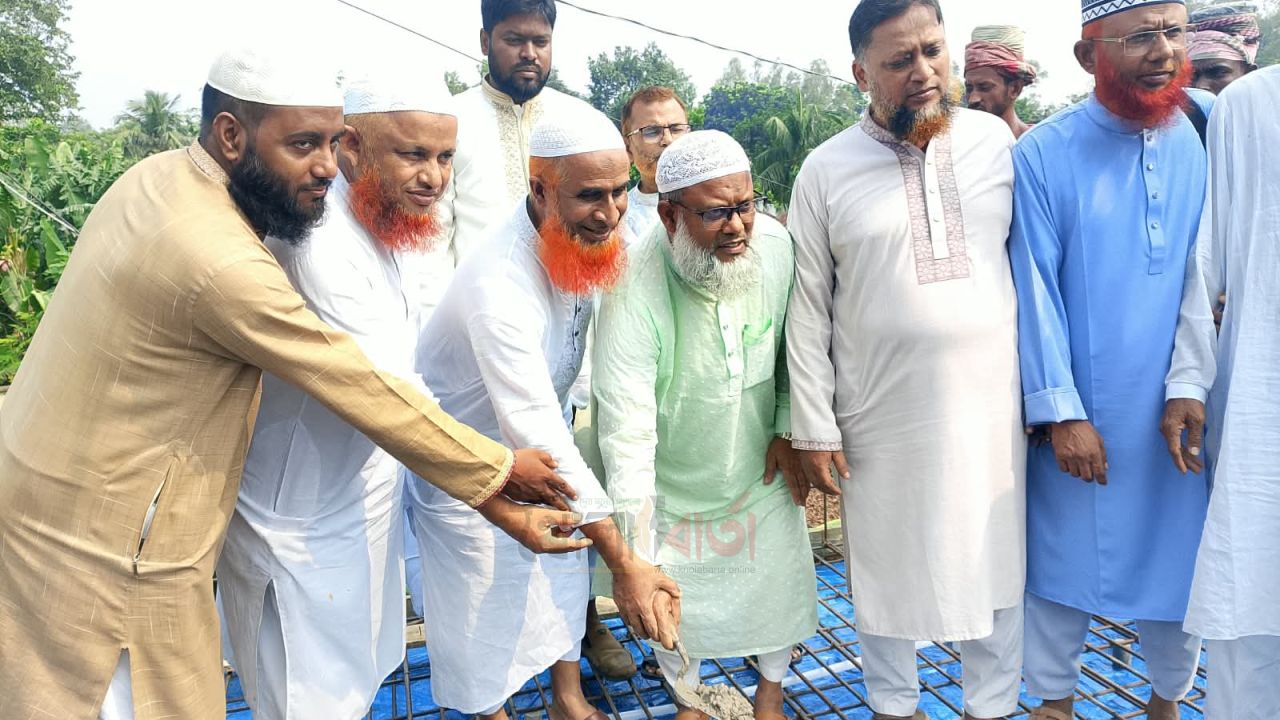 ধুনটে শহীদ আব্দুল মালেক ট্রাস্ট কমপ্লেক্সের ছাদ ঢালাই শুরু
